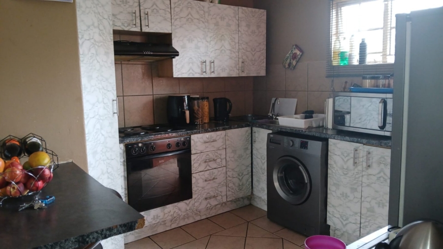 2 Bedroom Property for Sale in Selcourt Gauteng