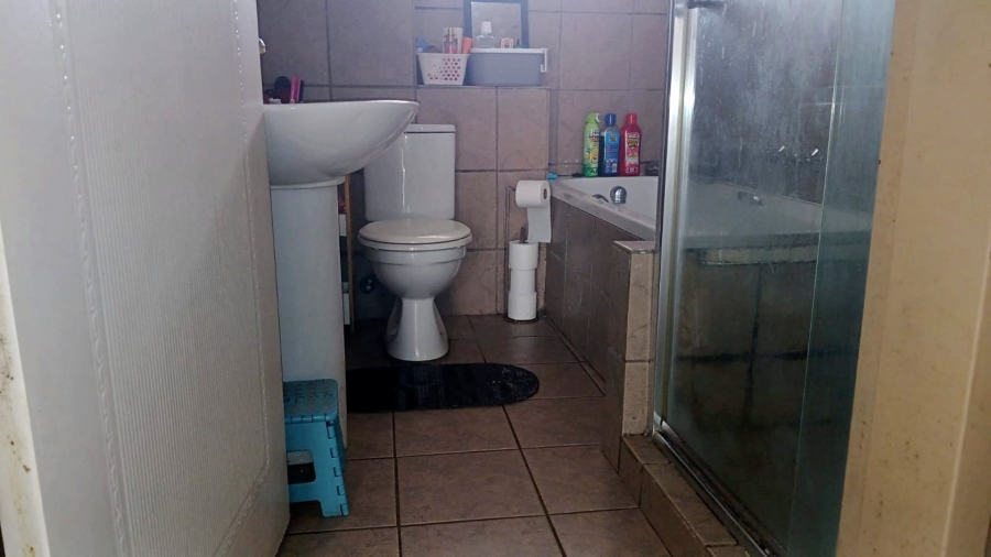 2 Bedroom Property for Sale in Selcourt Gauteng