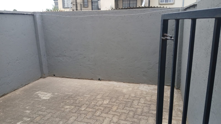 2 Bedroom Property for Sale in Selcourt Gauteng