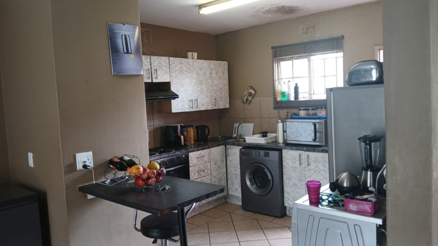 2 Bedroom Property for Sale in Selcourt Gauteng