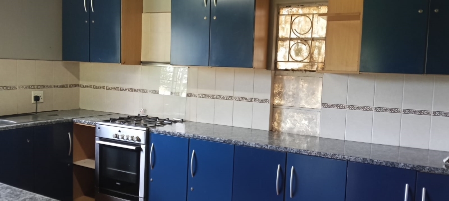 To Let 2 Bedroom Property for Rent in Tarlton Gauteng