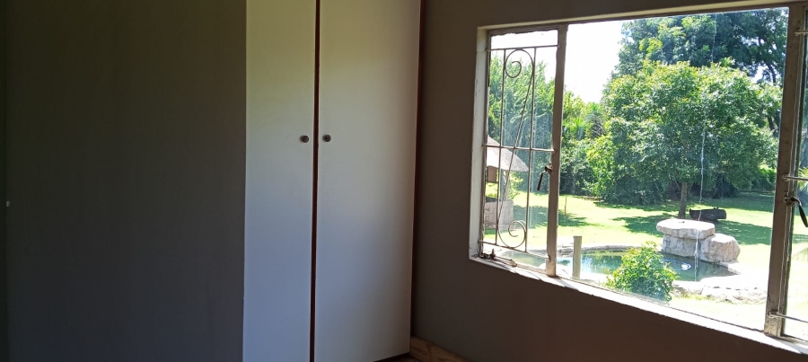 To Let 2 Bedroom Property for Rent in Tarlton Gauteng
