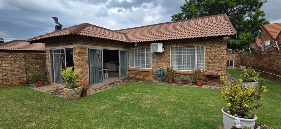 2 Bedroom Property for Sale in Montana Gauteng