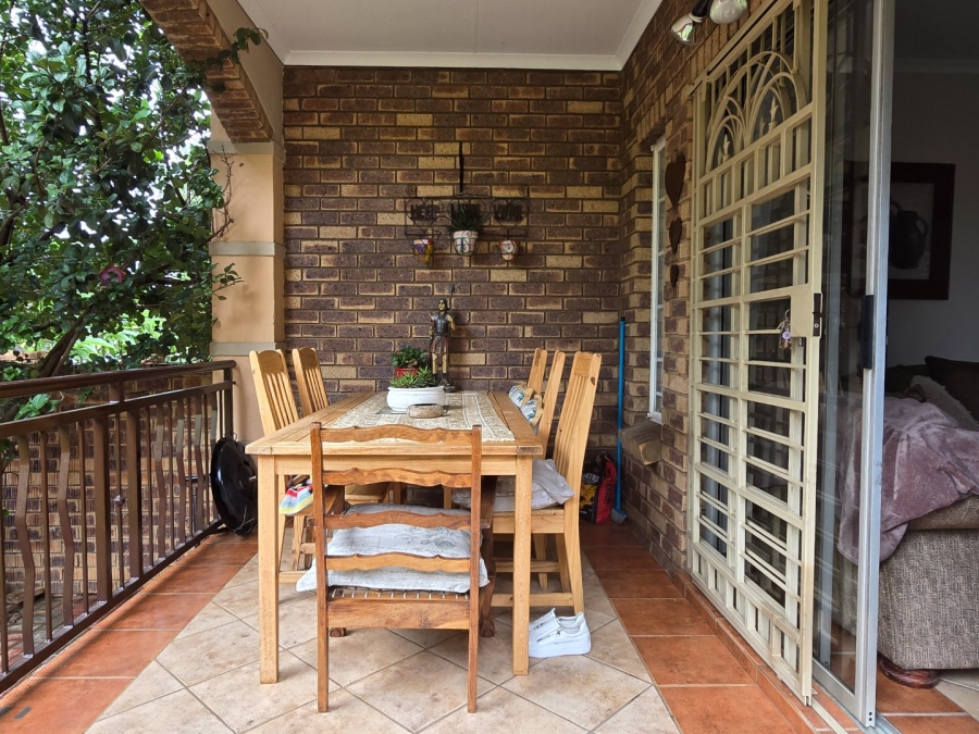 2 Bedroom Property for Sale in Equestria Gauteng
