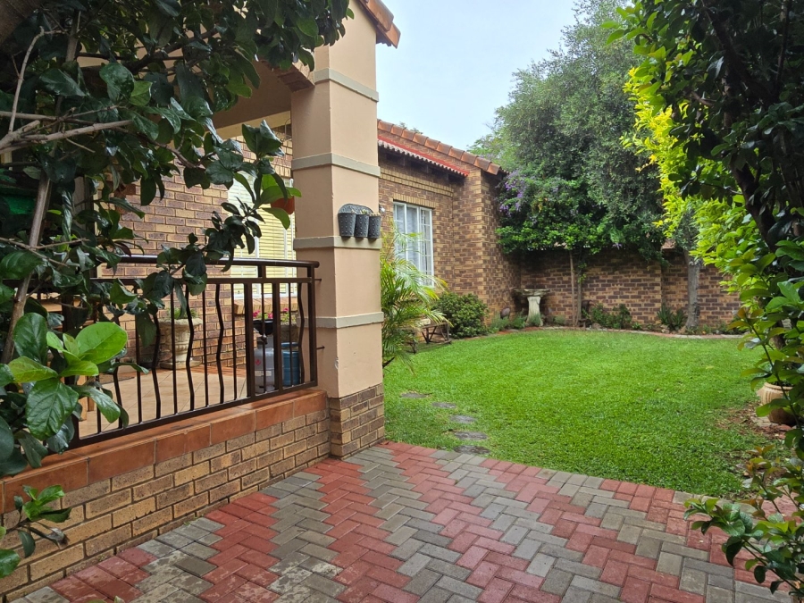 2 Bedroom Property for Sale in Equestria Gauteng