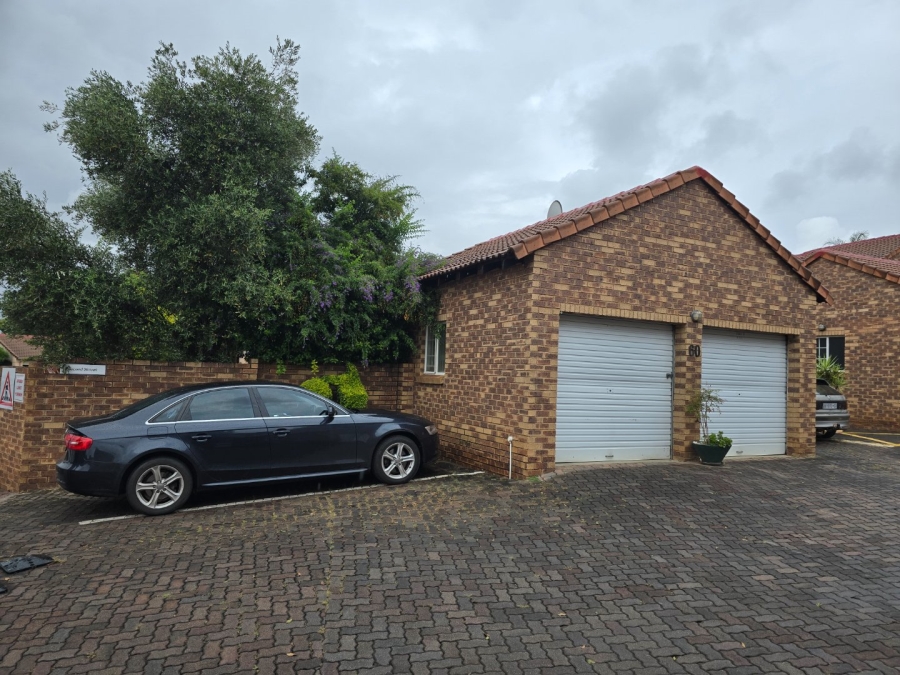 2 Bedroom Property for Sale in Equestria Gauteng