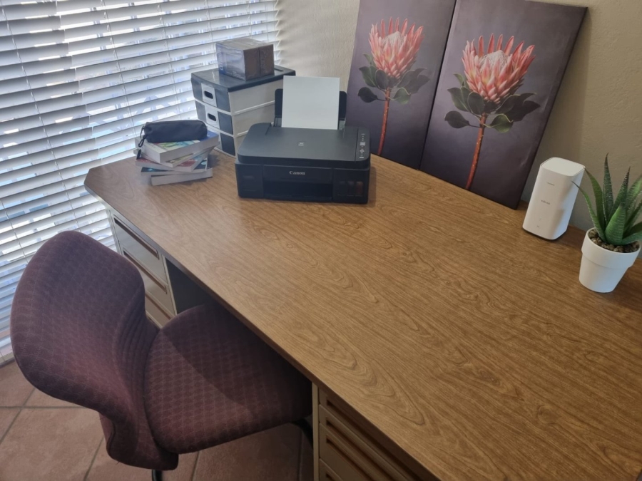 6 Bedroom Property for Sale in The Reeds Gauteng