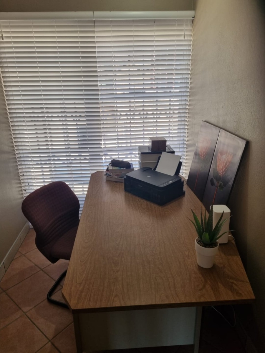 6 Bedroom Property for Sale in The Reeds Gauteng