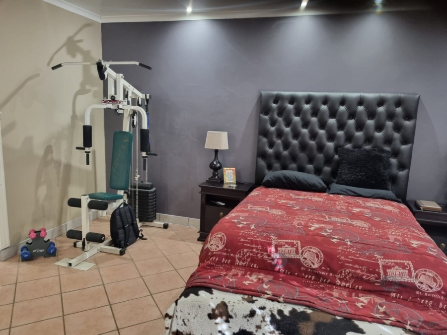 6 Bedroom Property for Sale in The Reeds Gauteng