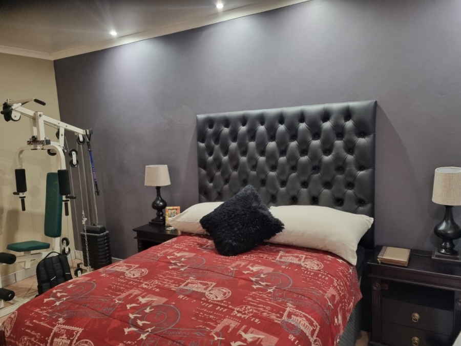 6 Bedroom Property for Sale in The Reeds Gauteng