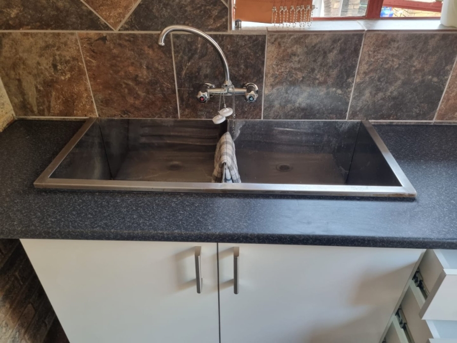 6 Bedroom Property for Sale in The Reeds Gauteng