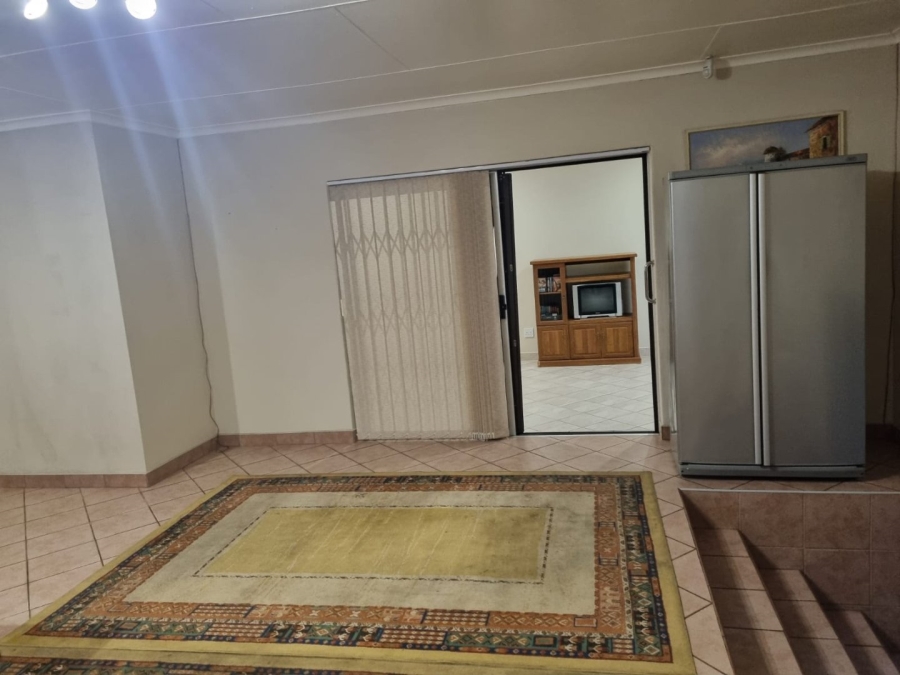 6 Bedroom Property for Sale in The Reeds Gauteng