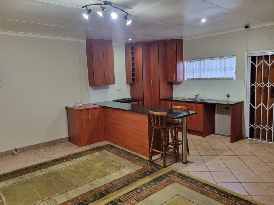 6 Bedroom Property for Sale in The Reeds Gauteng