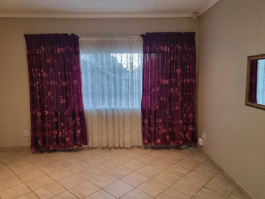 6 Bedroom Property for Sale in The Reeds Gauteng