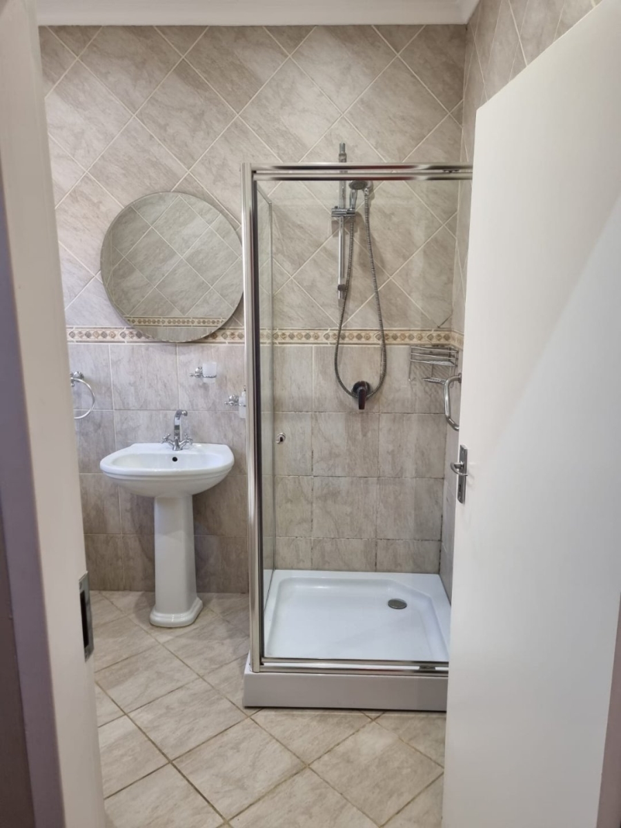 6 Bedroom Property for Sale in The Reeds Gauteng