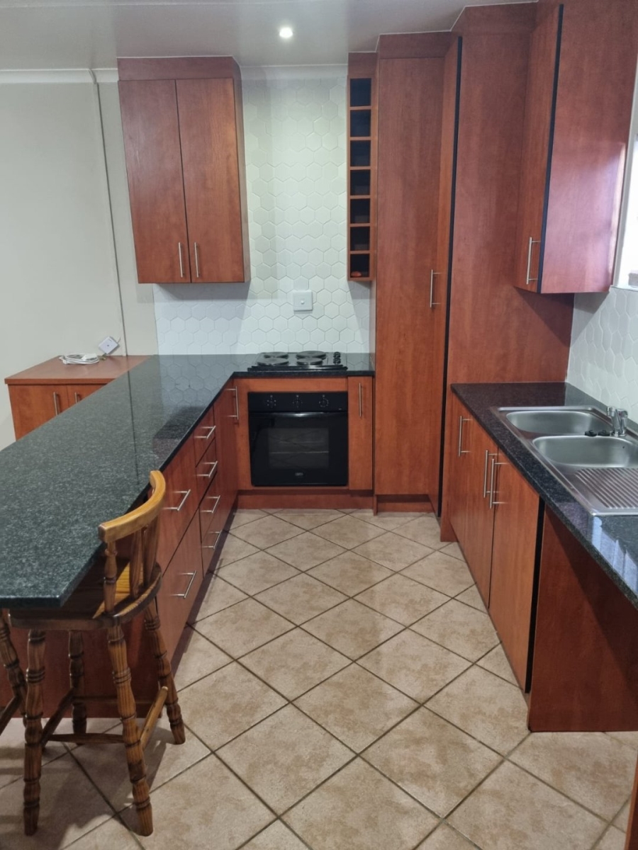 6 Bedroom Property for Sale in The Reeds Gauteng