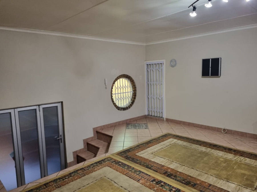 6 Bedroom Property for Sale in The Reeds Gauteng