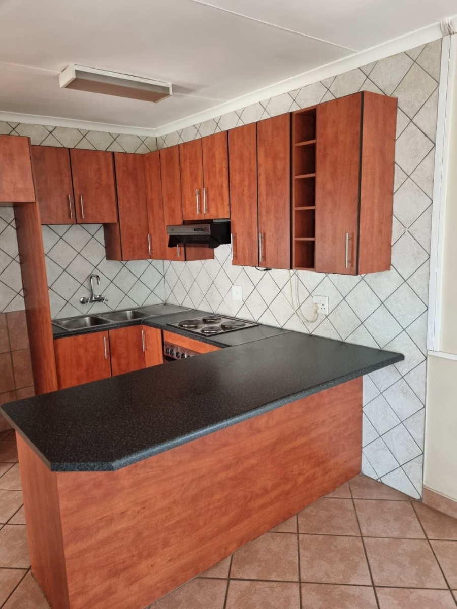 6 Bedroom Property for Sale in The Reeds Gauteng