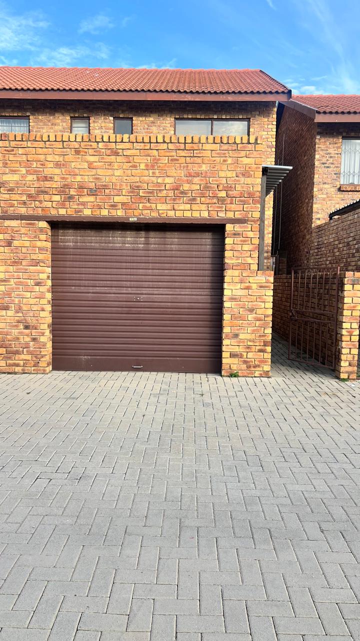 2 Bedroom Property for Sale in Crystal Park Gauteng