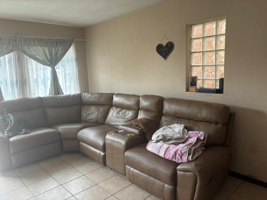 2 Bedroom Property for Sale in Birchleigh Gauteng