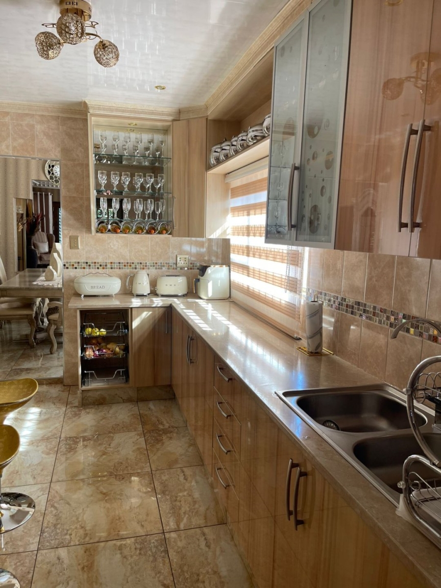 6 Bedroom Property for Sale in Kocksoord Gauteng