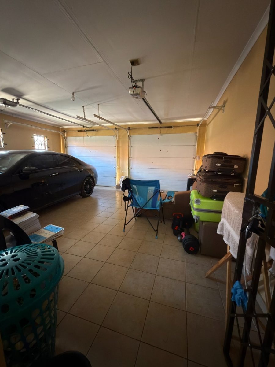 6 Bedroom Property for Sale in Kocksoord Gauteng