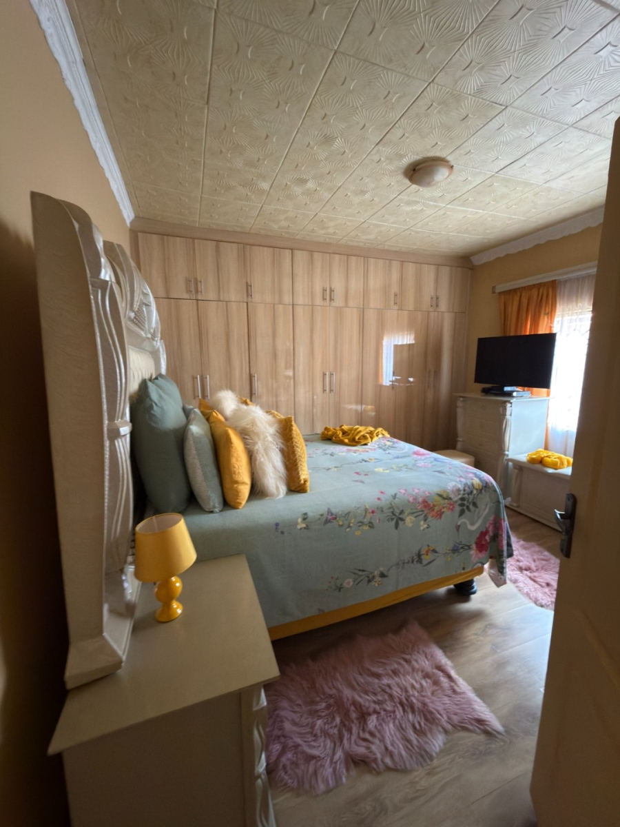 6 Bedroom Property for Sale in Kocksoord Gauteng