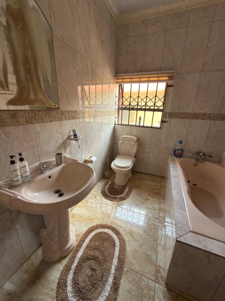 6 Bedroom Property for Sale in Kocksoord Gauteng