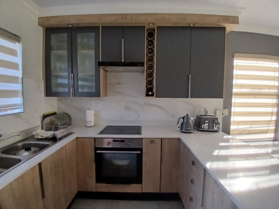 To Let 3 Bedroom Property for Rent in Heuwelsig Estate Gauteng