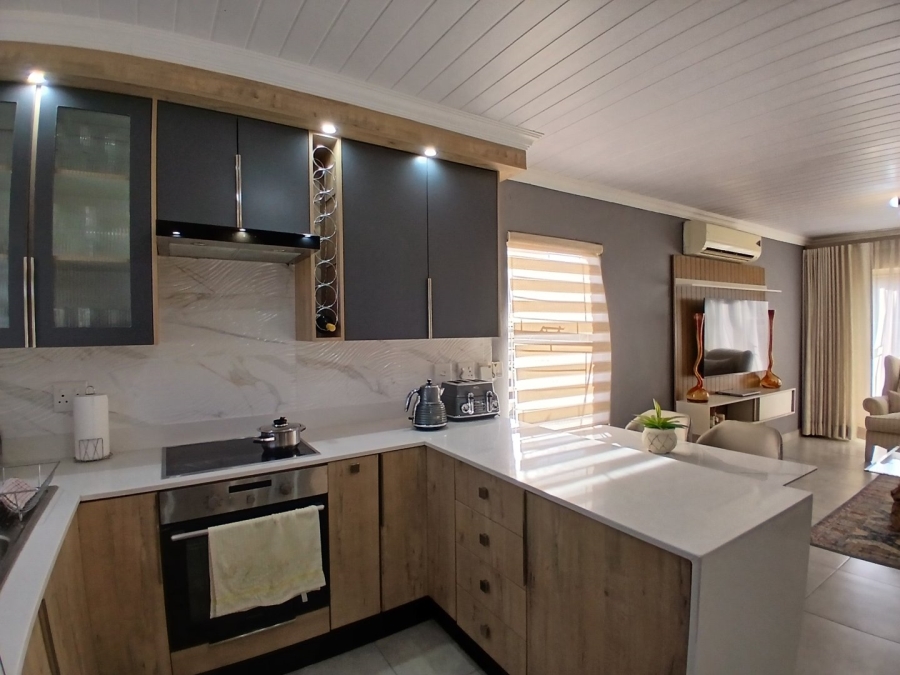 To Let 3 Bedroom Property for Rent in Heuwelsig Estate Gauteng