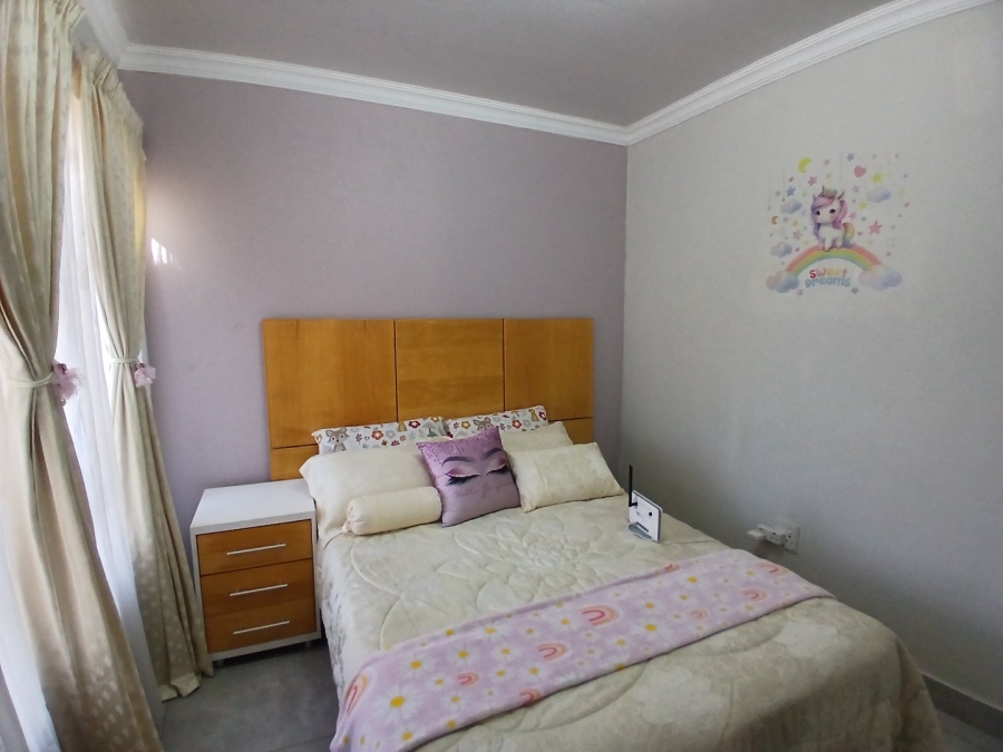 To Let 3 Bedroom Property for Rent in Heuwelsig Estate Gauteng