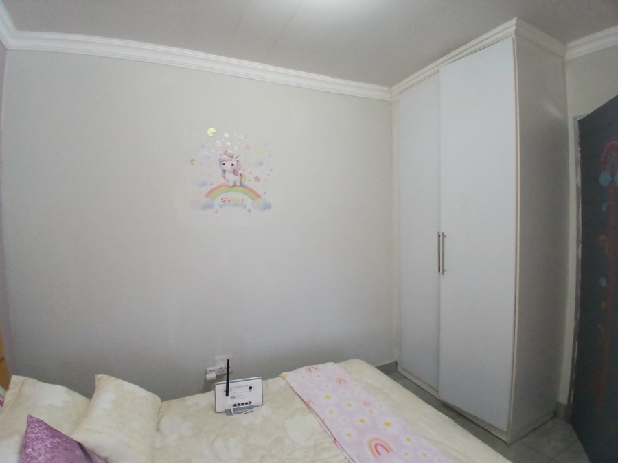 To Let 3 Bedroom Property for Rent in Heuwelsig Estate Gauteng