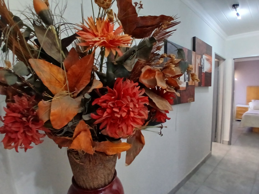 To Let 3 Bedroom Property for Rent in Heuwelsig Estate Gauteng