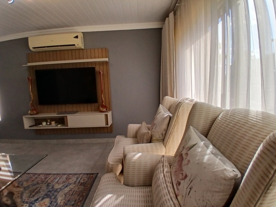 To Let 3 Bedroom Property for Rent in Heuwelsig Estate Gauteng