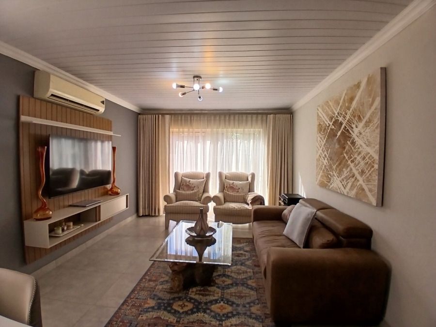 To Let 3 Bedroom Property for Rent in Heuwelsig Estate Gauteng