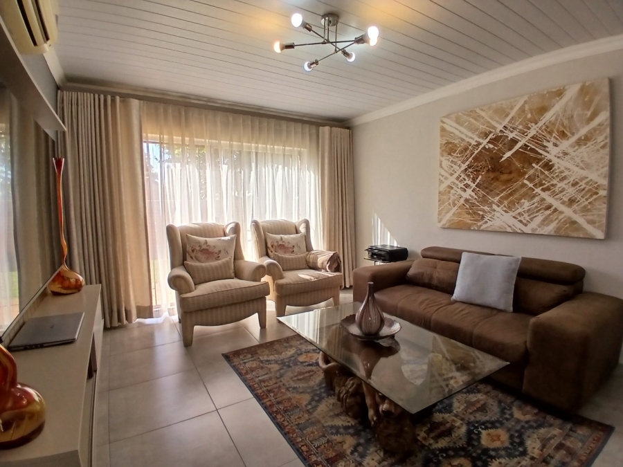 To Let 3 Bedroom Property for Rent in Heuwelsig Estate Gauteng