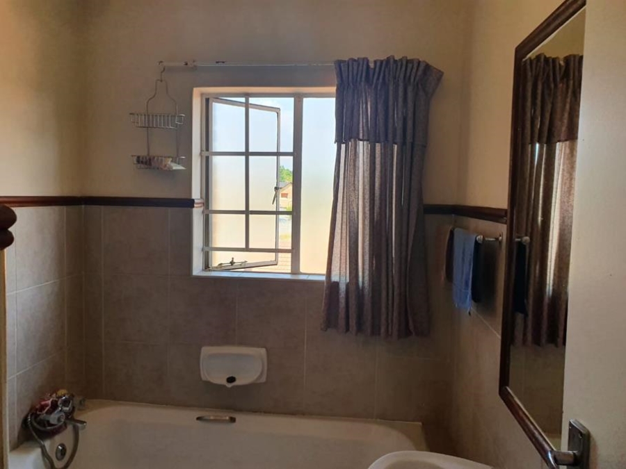 To Let 2 Bedroom Property for Rent in Noordwyk Gauteng