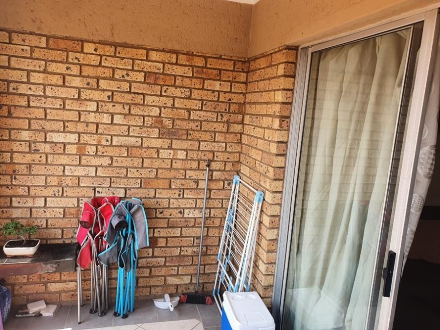 To Let 2 Bedroom Property for Rent in Noordwyk Gauteng