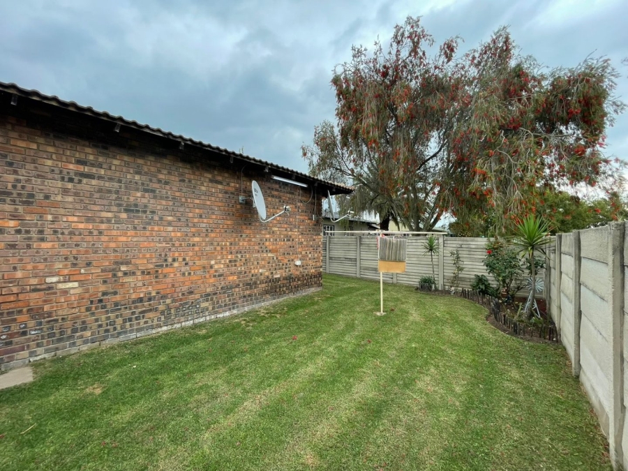 11 Bedroom Property for Sale in Noycedale Gauteng