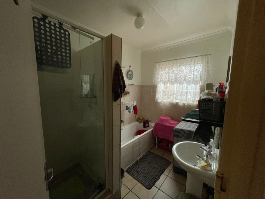 11 Bedroom Property for Sale in Noycedale Gauteng