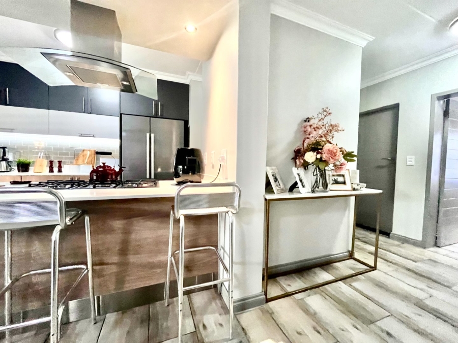 2 Bedroom Property for Sale in Carlswald Gauteng