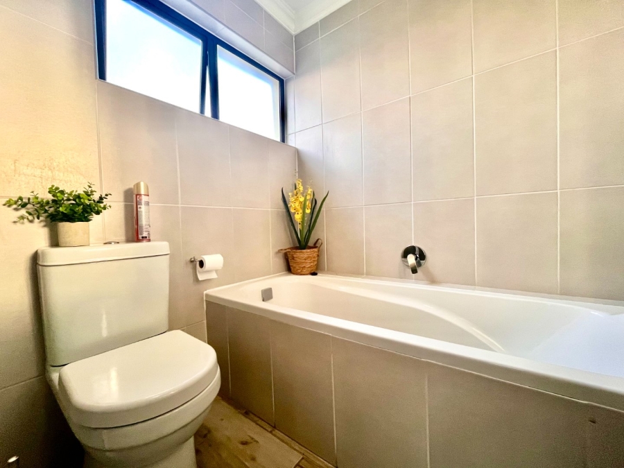 2 Bedroom Property for Sale in Carlswald Gauteng