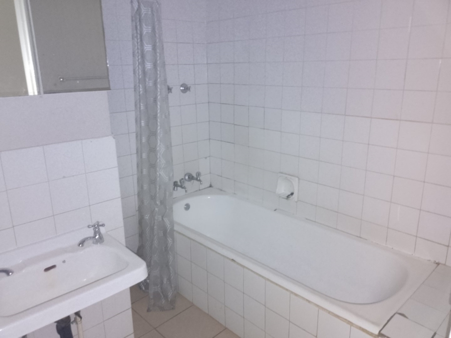  Bedroom Property for Sale in Windsor East Gauteng