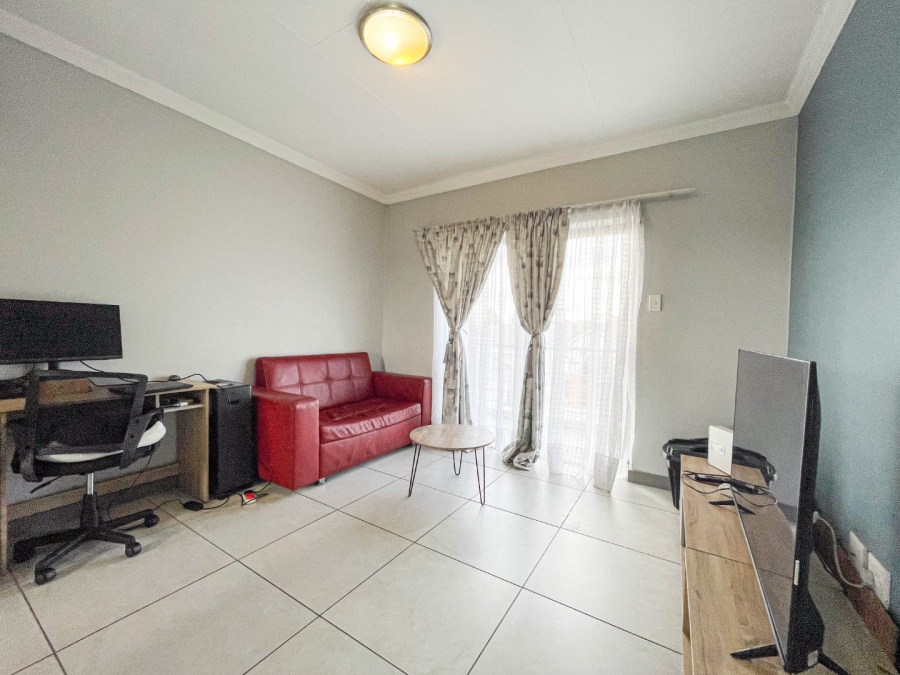 To Let 1 Bedroom Property for Rent in Blue Hills AH Gauteng