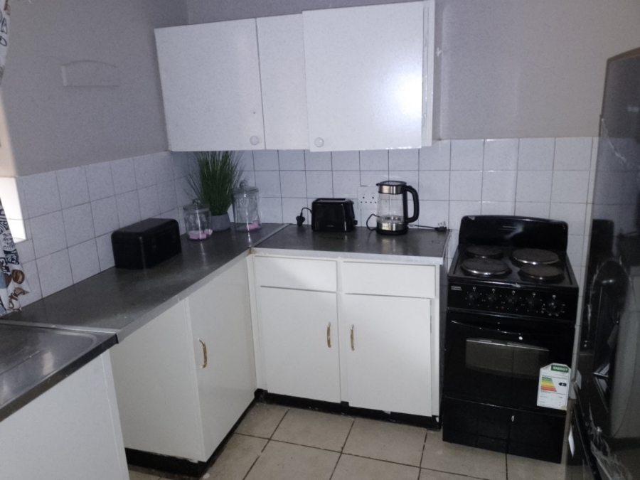 1 Bedroom Property for Sale in Windsor East Gauteng
