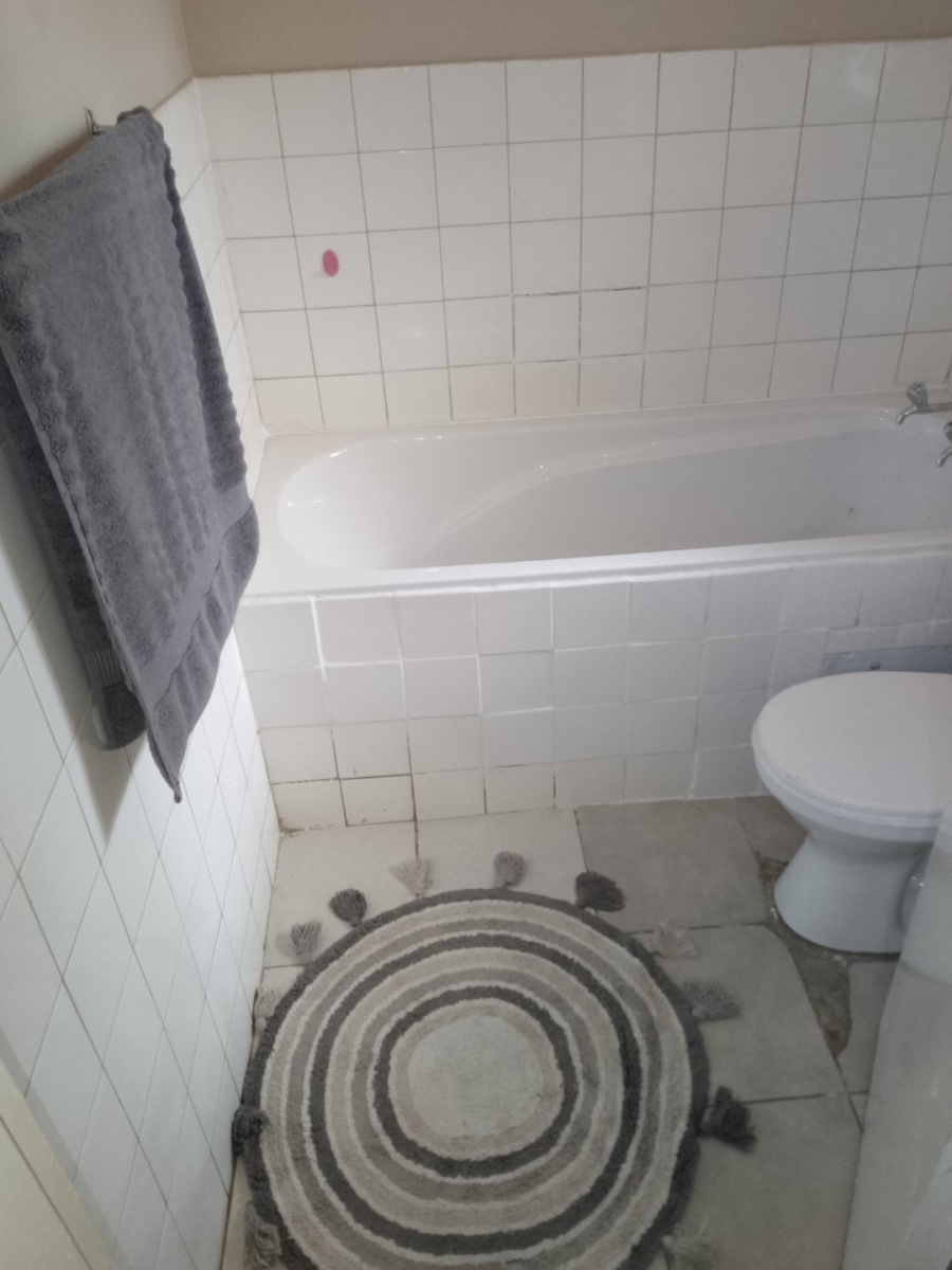 1 Bedroom Property for Sale in Windsor East Gauteng