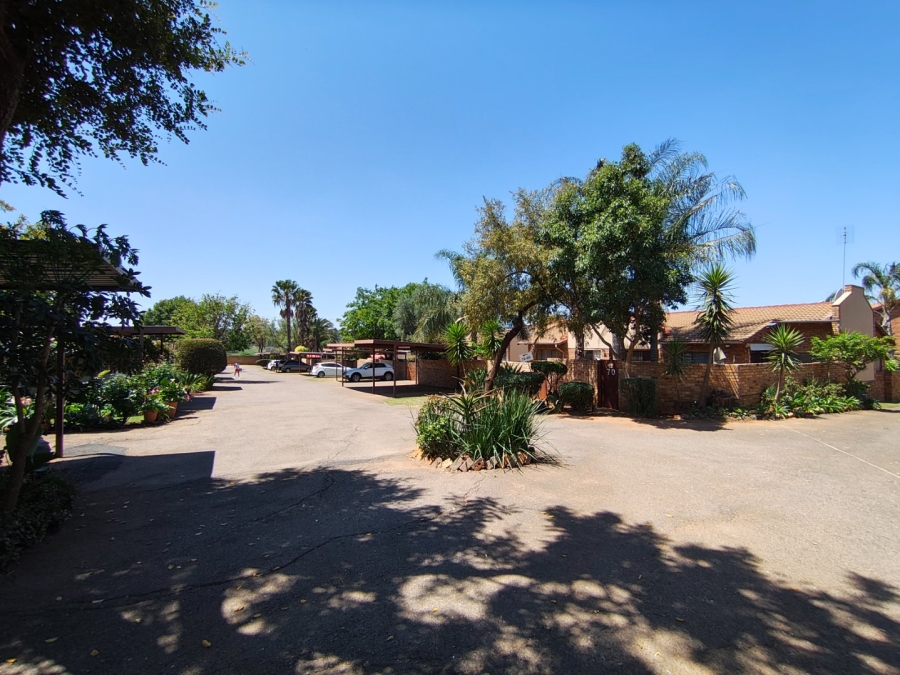 To Let 2 Bedroom Property for Rent in Wilgeheuwel Gauteng