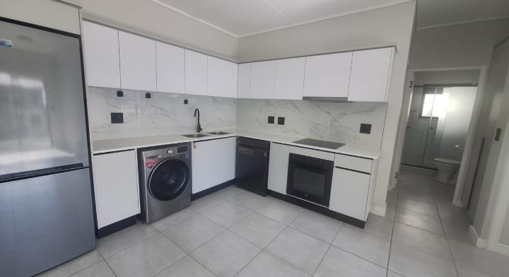 To Let 2 Bedroom Property for Rent in Crowthorne AH Gauteng