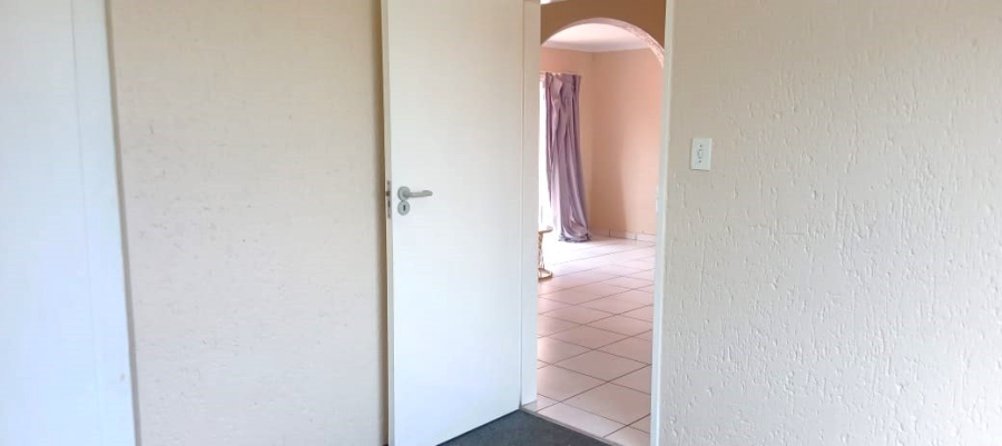 2 Bedroom Property for Sale in Winchester Hills Gauteng
