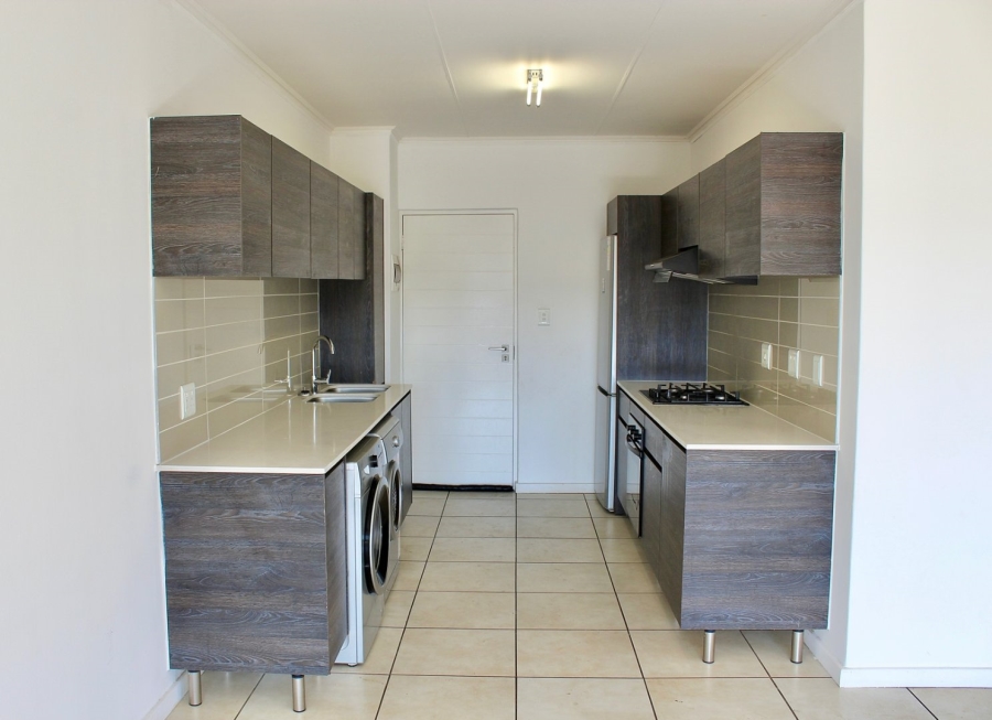 To Let 1 Bedroom Property for Rent in Olivedale Gauteng